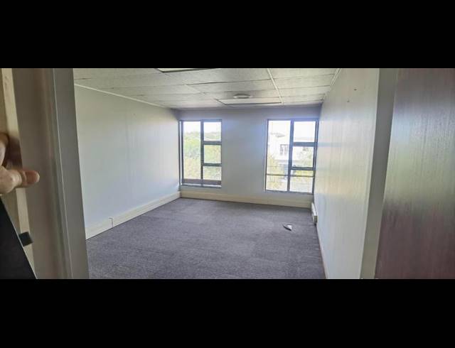 BUSINESS PROPERTY TO RENT IN NEWMARK ESTATE